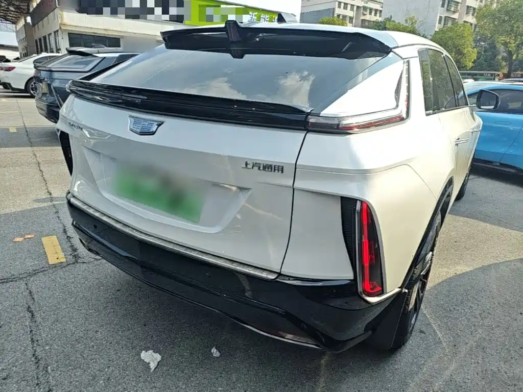 Cadillac IQ 2024 Luxury