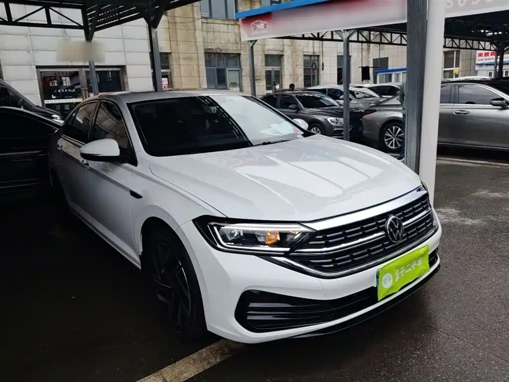 Volkswagen Sagitar 2025 300TSI DSG