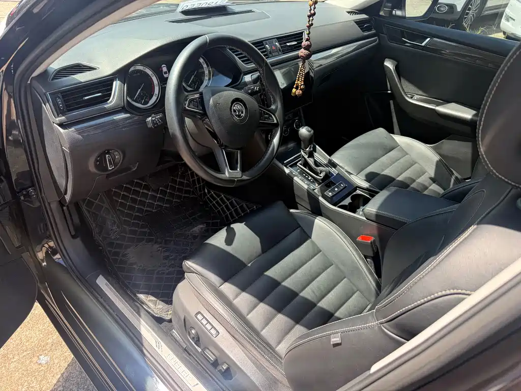 Skoda Superb — миниатюра 2