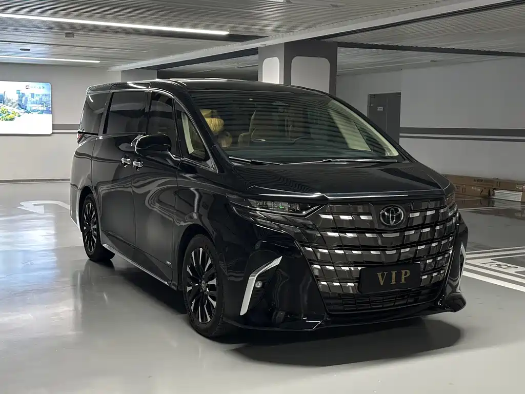 Toyota Alphard — миниатюра 3