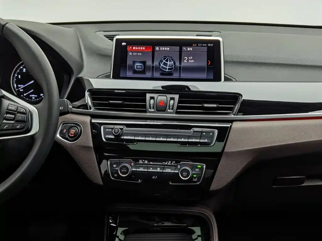 BMW X2 — миниатюра 12