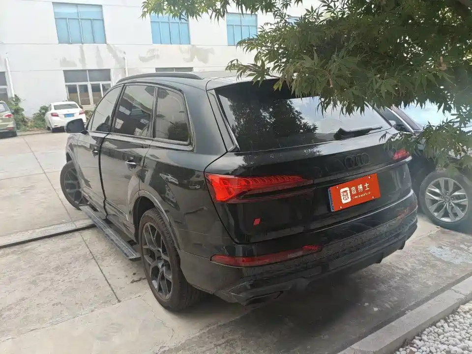 Audi Q7 — миниатюра 3