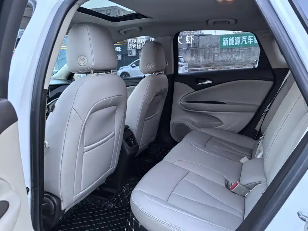 Buick Verano — миниатюра 10