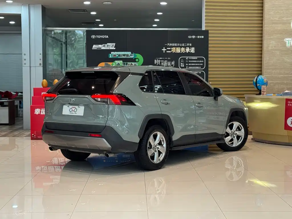 Toyota RAV4 — миниатюра 2