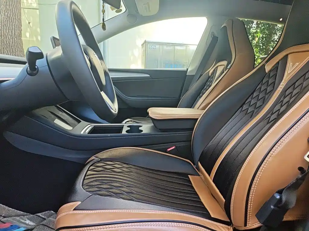 Tesla Model Y — миниатюра 11