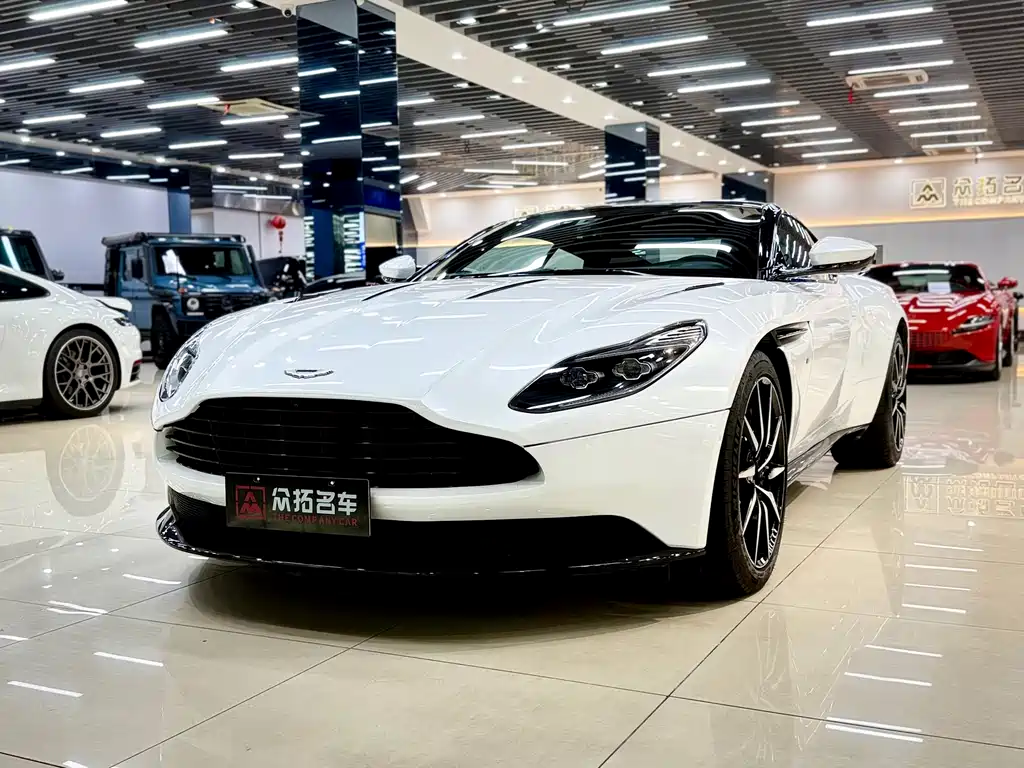 ASTON MARTIN DB11