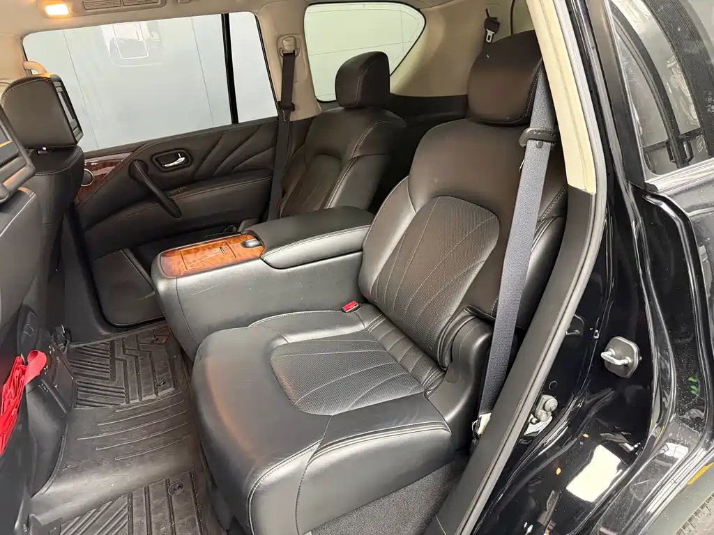 Infiniti QX80 2016 5.6L 4WD