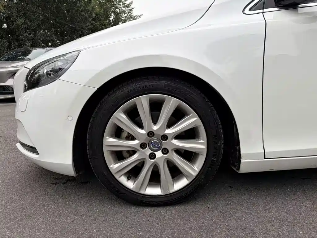 Volvo V40 — миниатюра 15