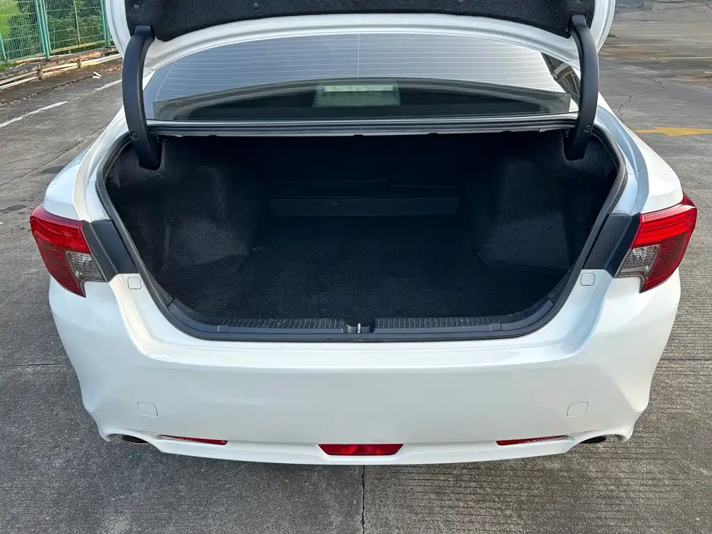 Toyota Reiz — миниатюра 15