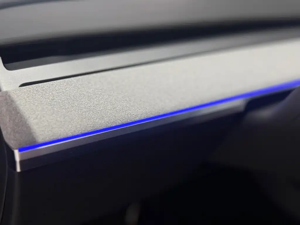 Tesla Model Y — миниатюра 13