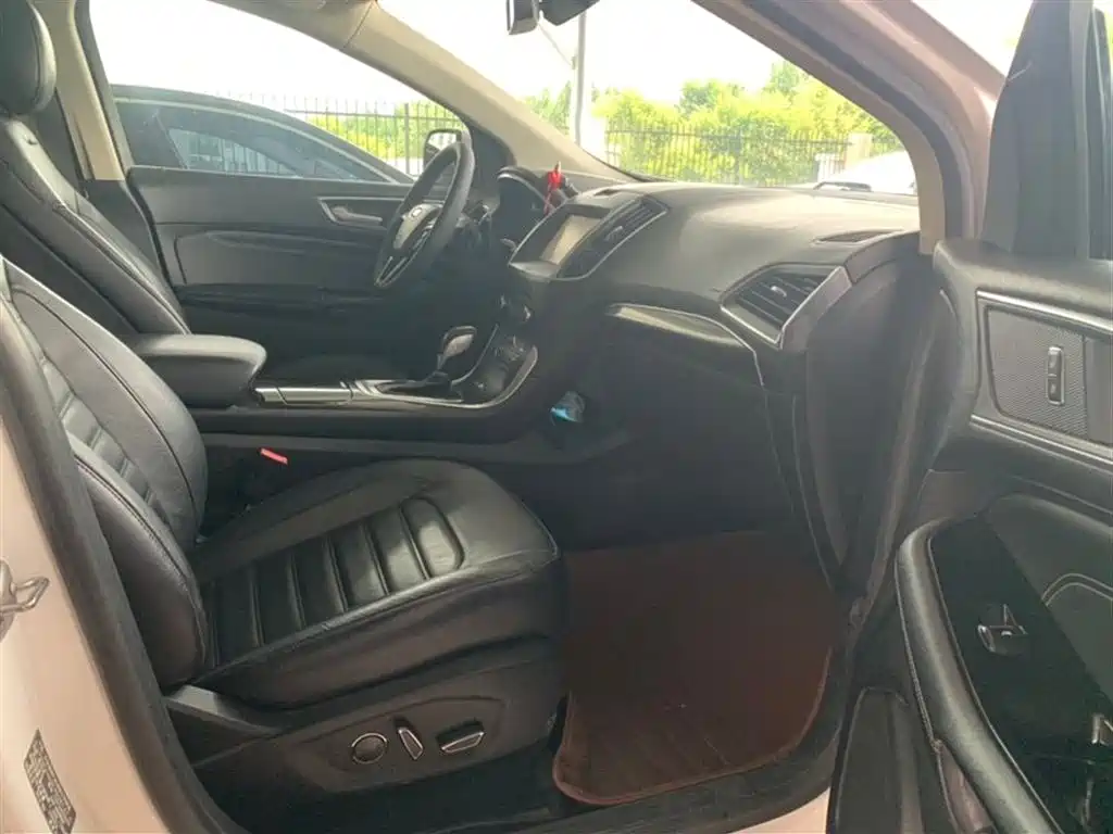 Ford Edge 2015 2.0T GTDi