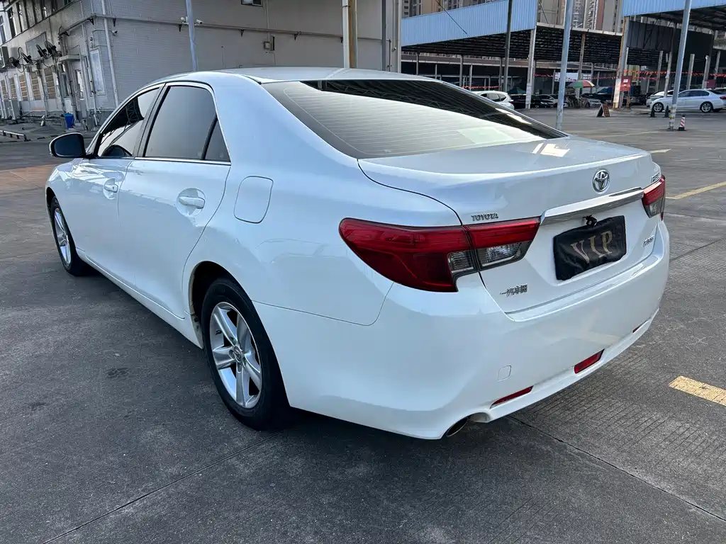 Toyota Reiz — миниатюра 6