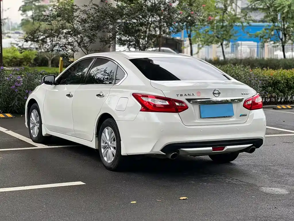 Nissan Teana — миниатюра 6