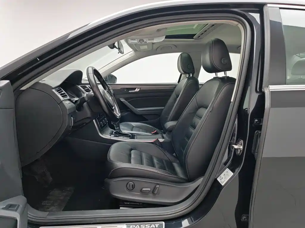 Volkswagen Passat 2017 330TSI DSG