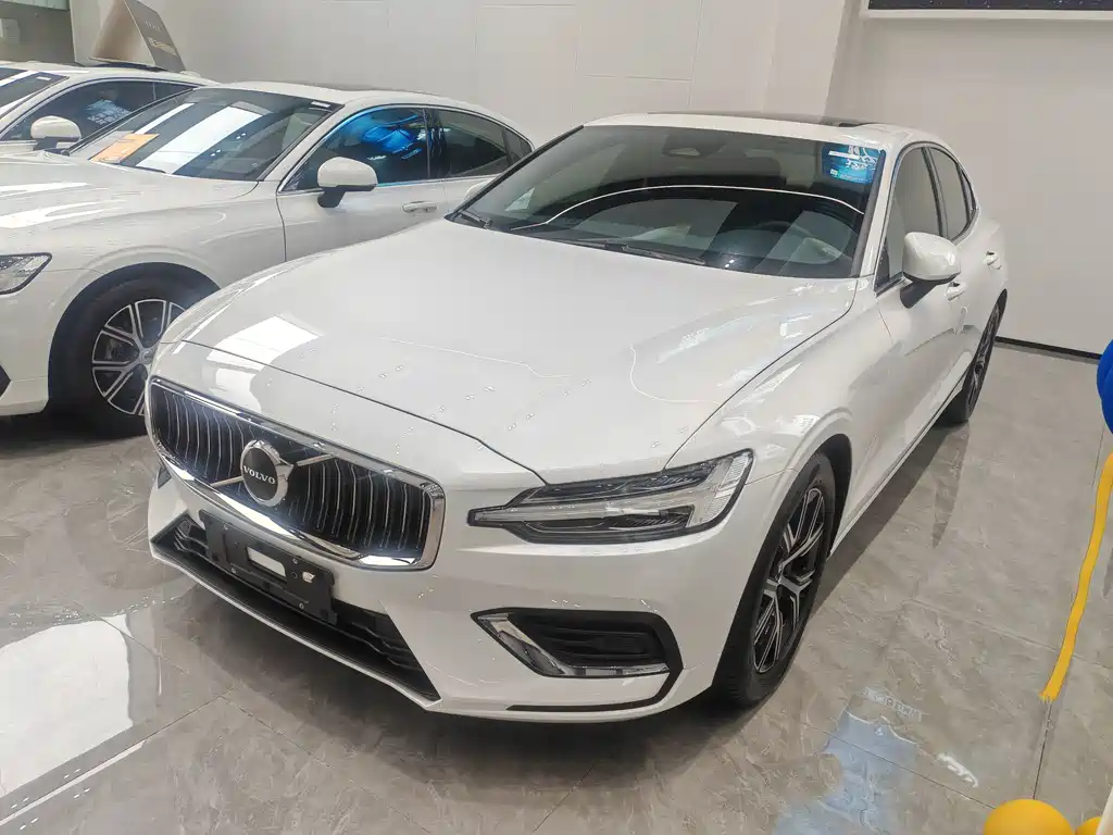 Volvo S60 2024