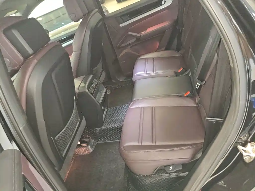 Porsche Cayenne Hybrid — миниатюра 17