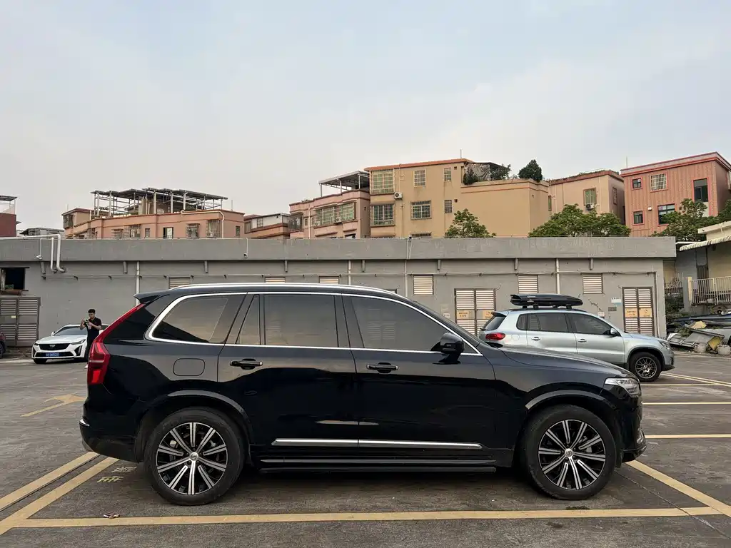 Volvo XC90 2021 B5 Luxury 5 мест