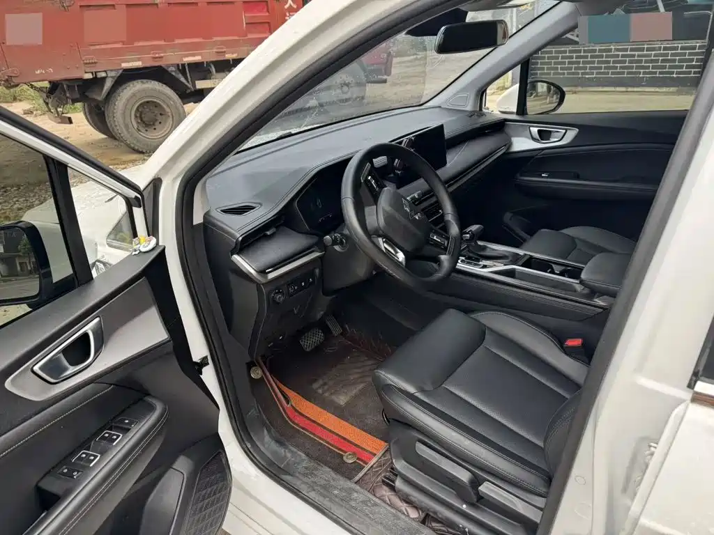 Wuling Jiachen — миниатюра 4