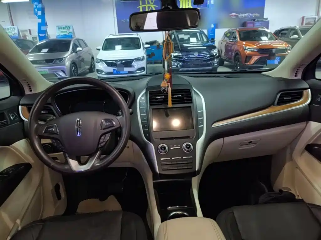 Lincoln MKC — миниатюра 10
