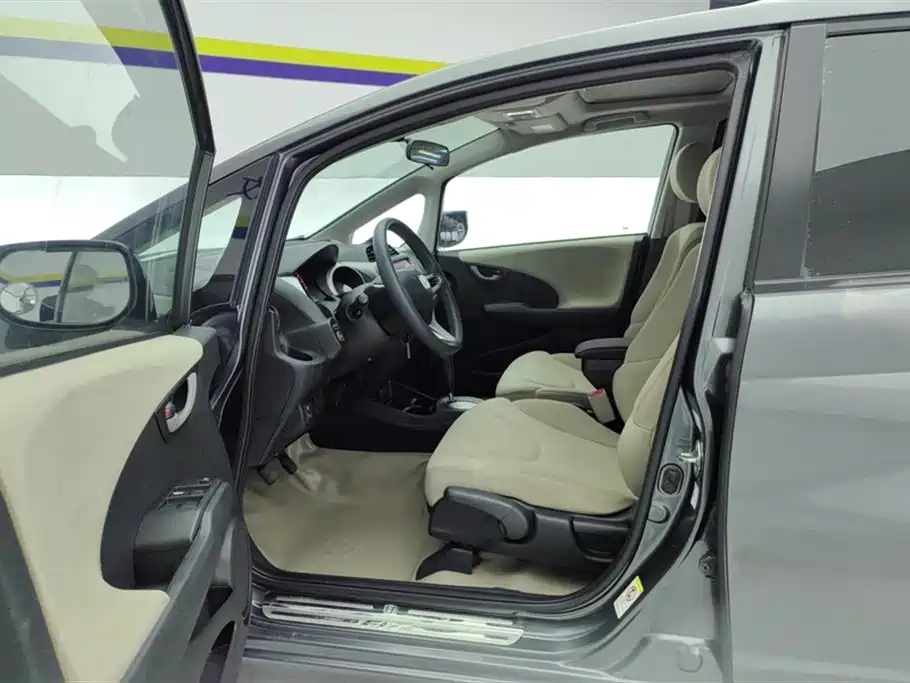 Honda Fit 2011 1.5L AT Luxury