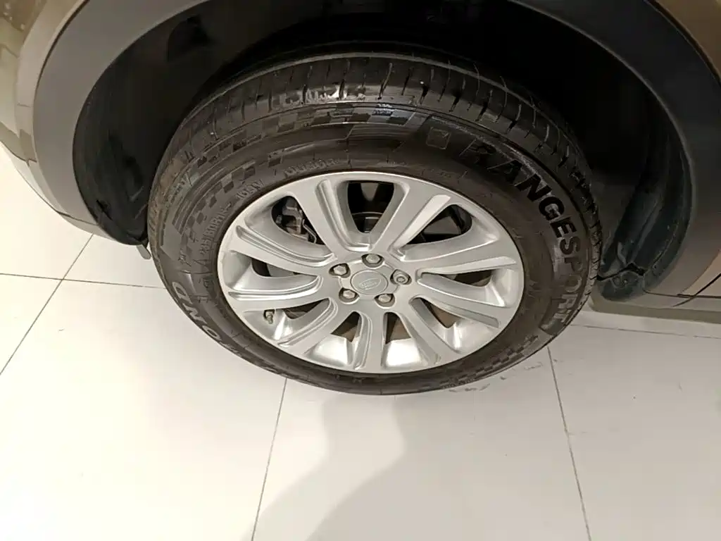 Land Rover Discovery Sport — миниатюра 23