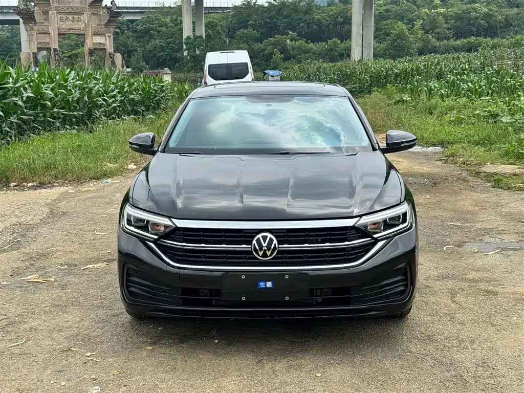 Volkswagen Sagitar 2025 300TSI DSG