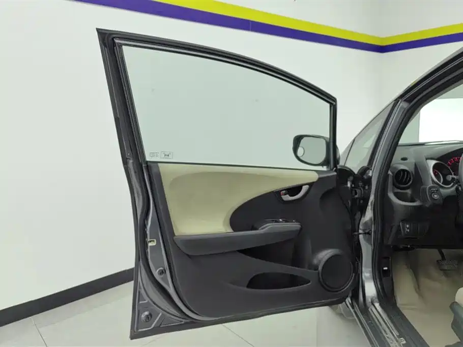 Honda Fit 2011 1.5L AT Luxury