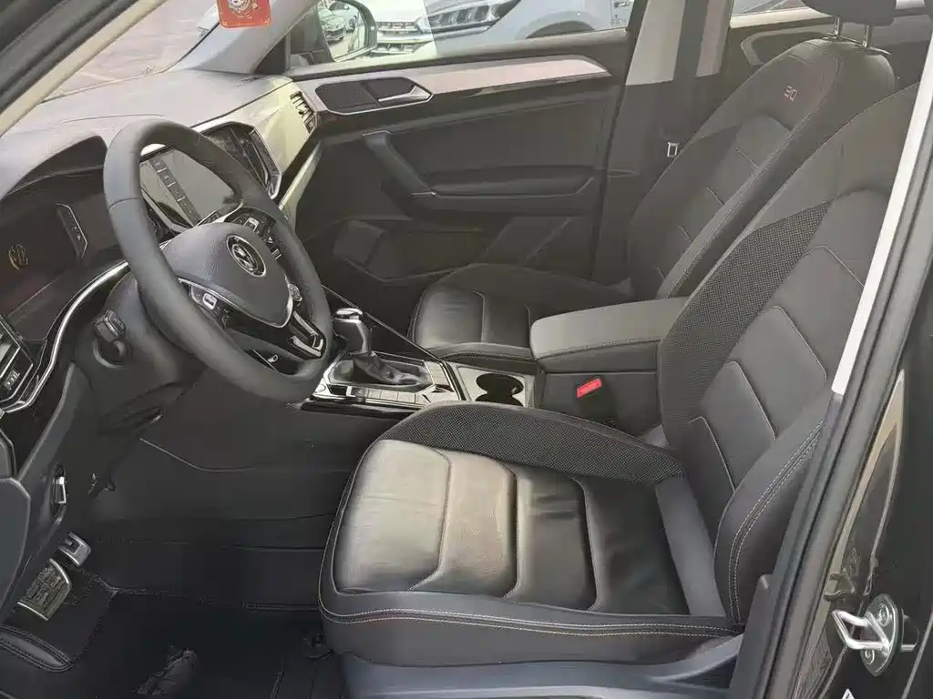 Volkswagen Tayron 2021 330TSI 30