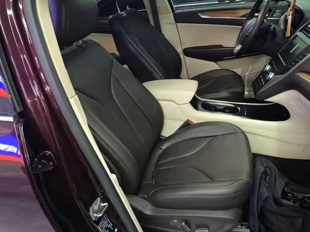 Lincoln MKC — миниатюра 25