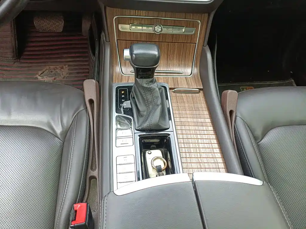 Roewe RX8 — миниатюра 14