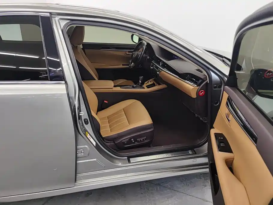 Lexus ES 200 Elite Edition, фото 8