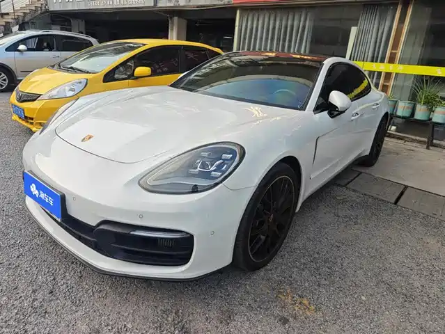 PORSCHE PANAMERA 2023