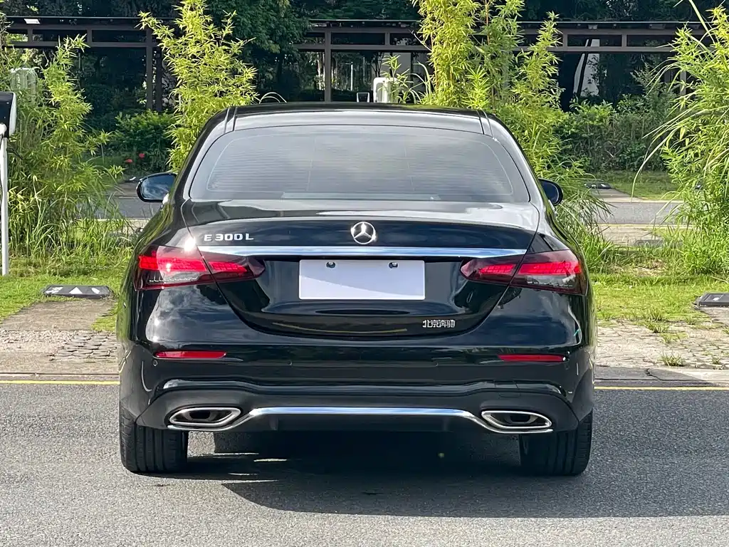 Mercedes-Benz E-Class — миниатюра 4