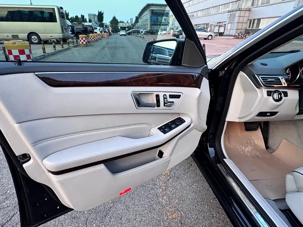 Mercedes-Benz E-Class — миниатюра 4