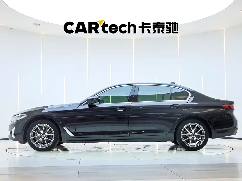 BMW 5 Series — миниатюра 8