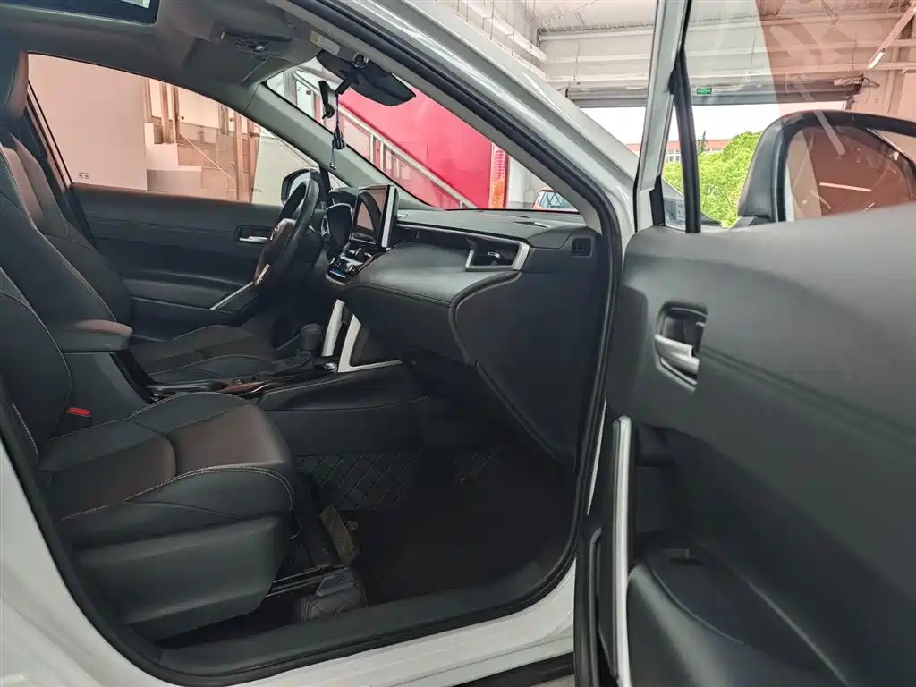 Toyota Frontlander 2022 2.0L CVT Luxury PLUS