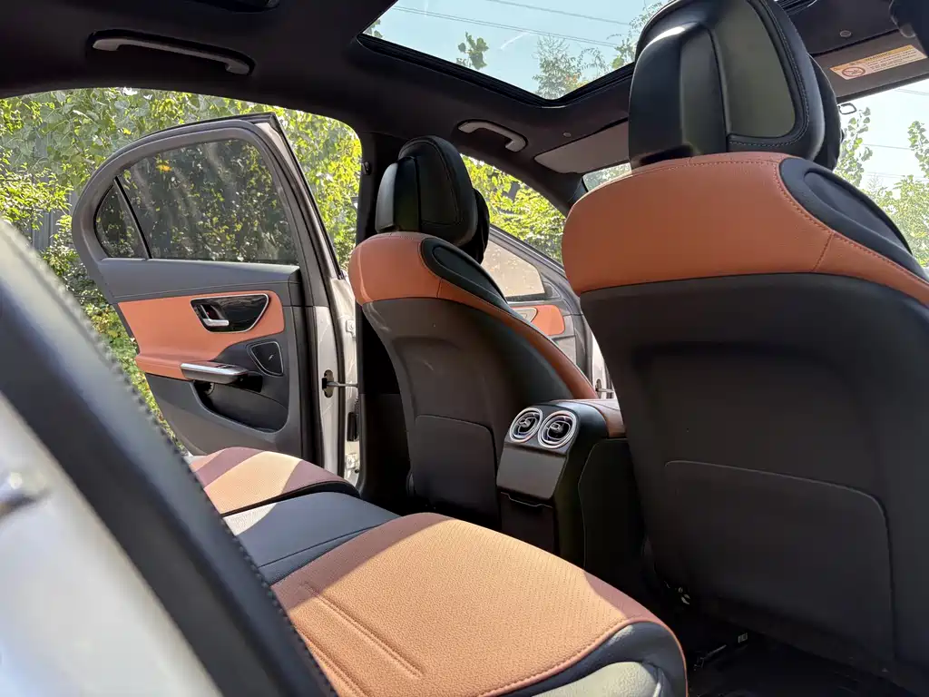 Mercedes-Benz C-Class — миниатюра 17