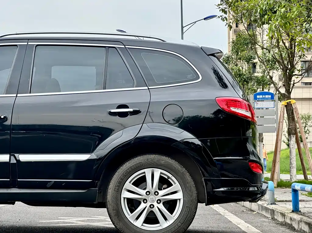 Hyundai Santa Fe 2010 2.4 Comfort мест
