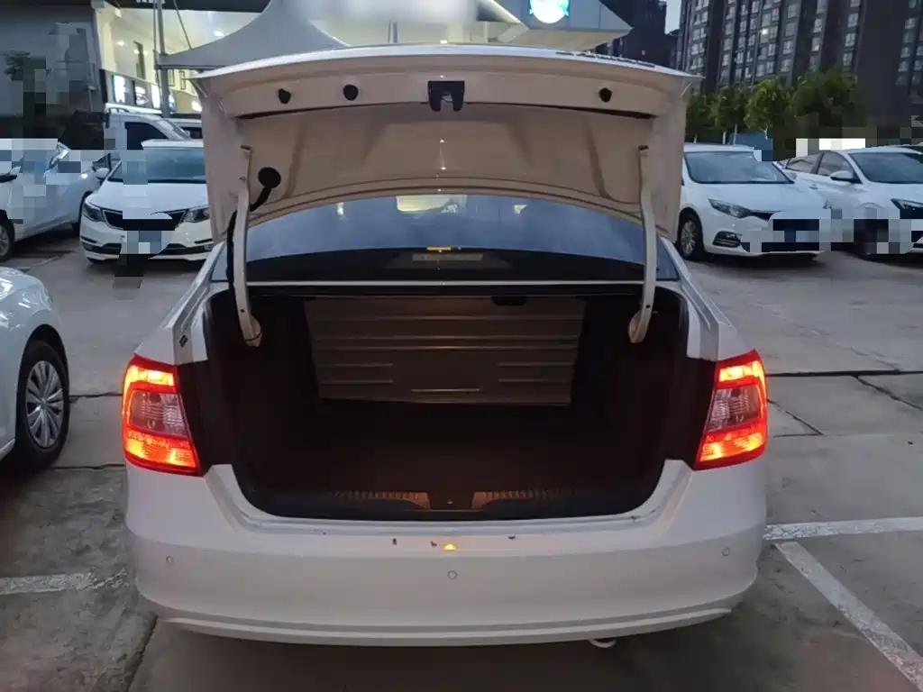 Skoda Rapid — миниатюра 19