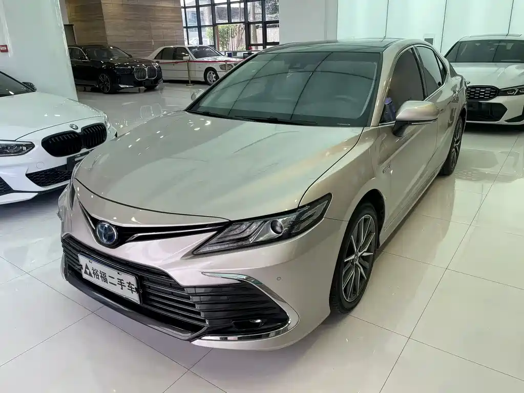 Toyota Camry 2021
