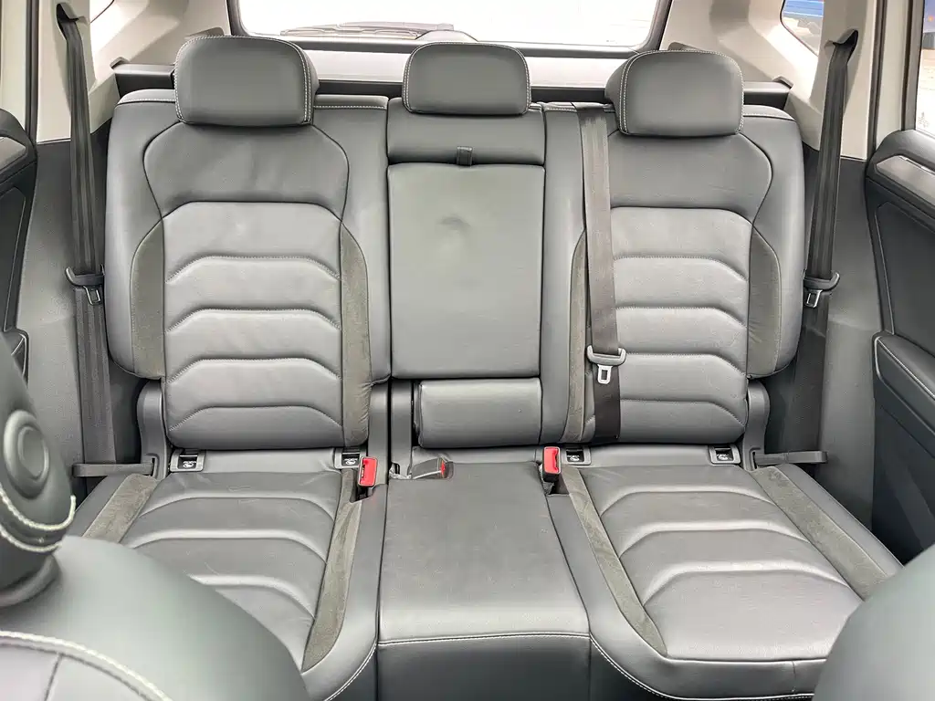Volkswagen Tiguan L PHEV — миниатюра 27