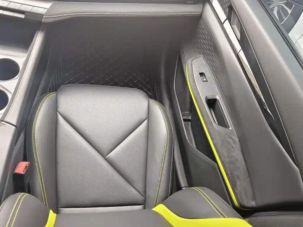Changan UNI-V 2022 1.5T Luxury