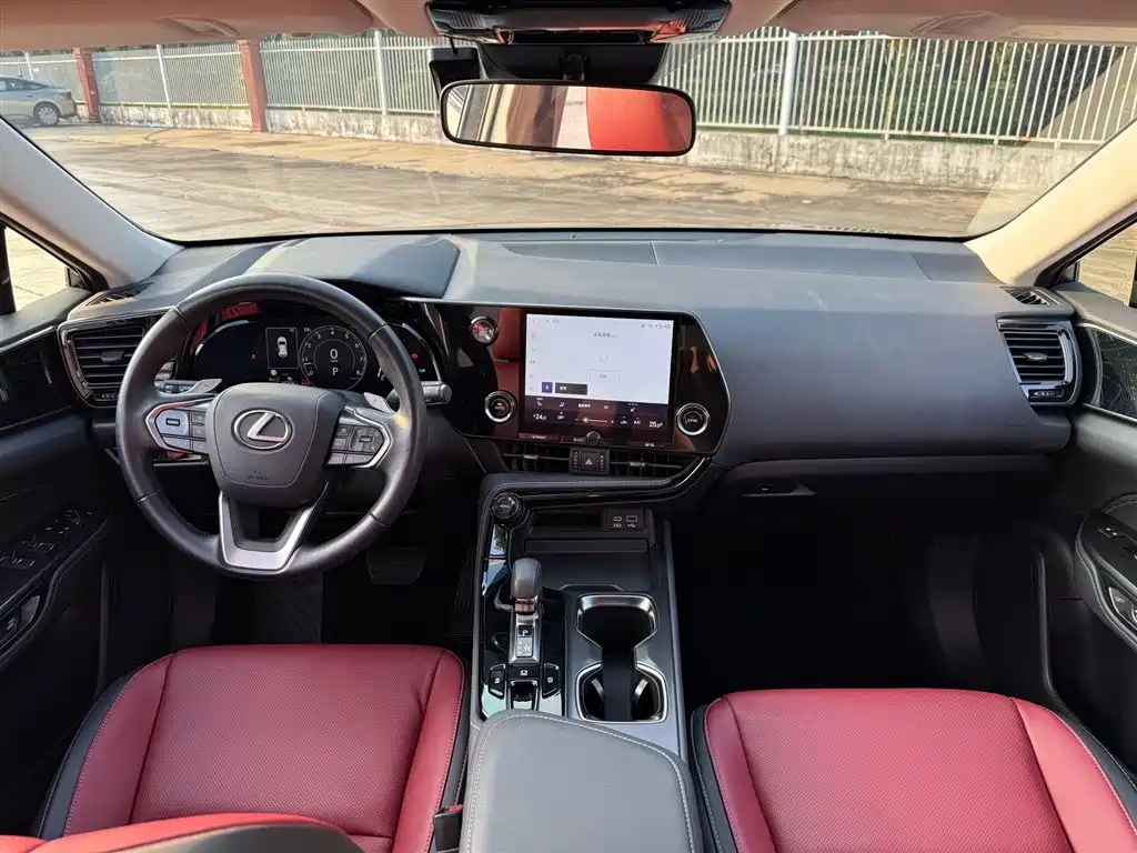 Lexus NX 2022 260
