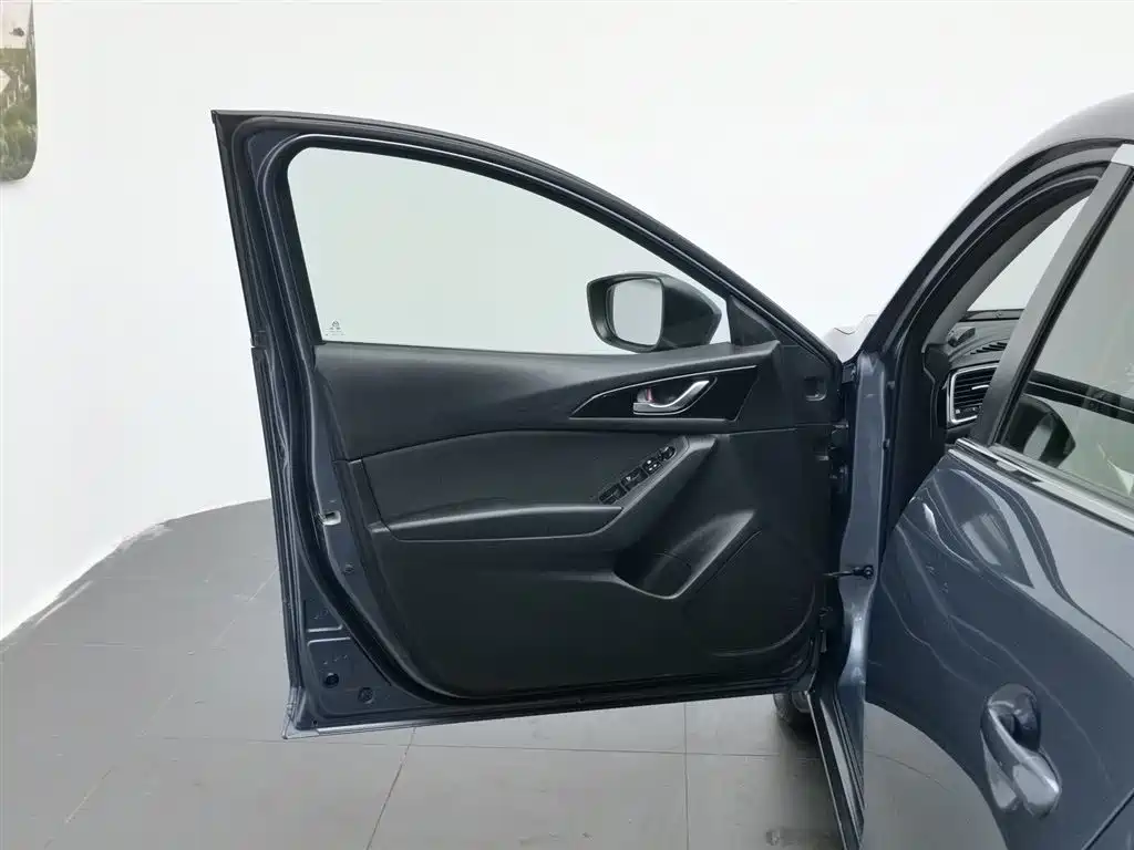 Mazda Mazda3 3 2014 1.5L AT Comfort