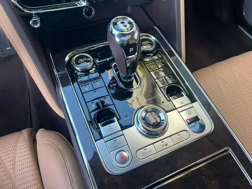 Bentley Flying Spur — миниатюра 7
