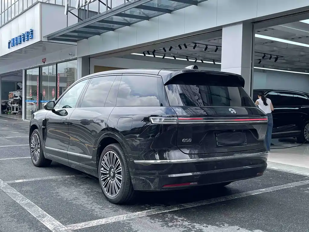 NIO ES8 2026 мест Executive Luxury
