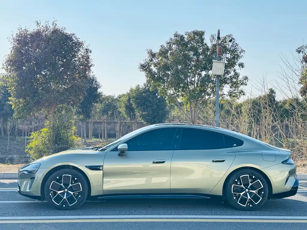 XIAOMI CAR XIAOMI SU7