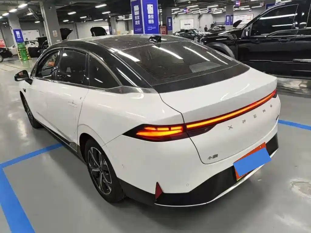 XPeng P5 — миниатюра 4
