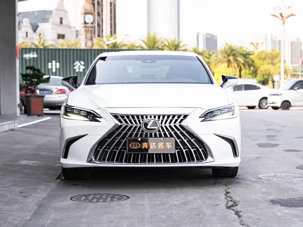 Lexus ES 2024 200
