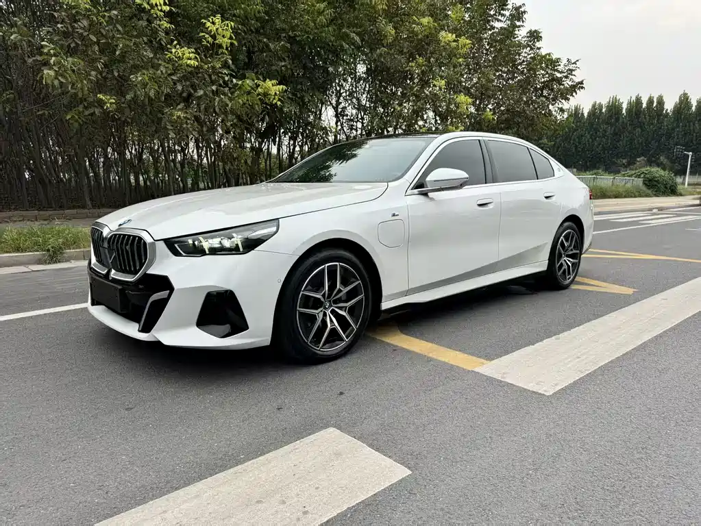 BMW i5